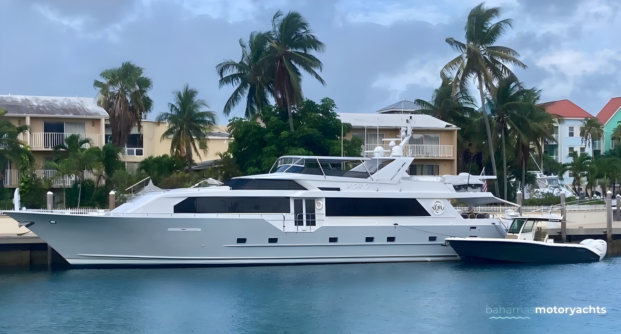 Crewed Motor Yacht XOXO - BROWARD 111 - 4 Cabins - Bahamas - Nassau - New  England - Florida - Fort Lauderdale - Boatbookings