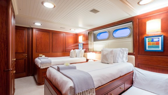 Lady J twin-to-king convertible including trundle