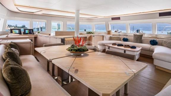 BGYB_Charter_Catamaran_Lagoon77_MANEETNOCTE_Photo7_edited