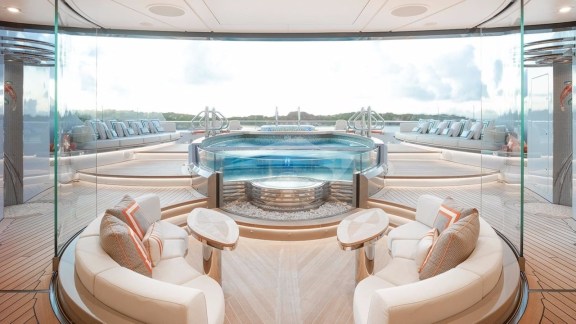 Sun Deck and Jacuzzi