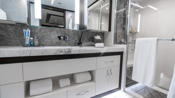 Guest Stateroom Head