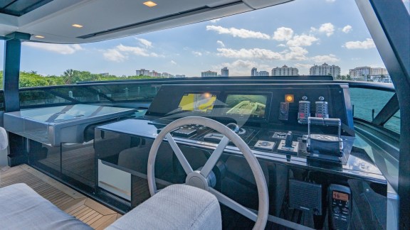 Flybridge Cockpit
