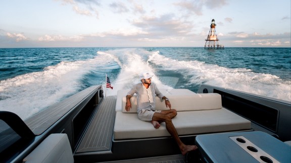 Image of VANDUTCH yacht #19