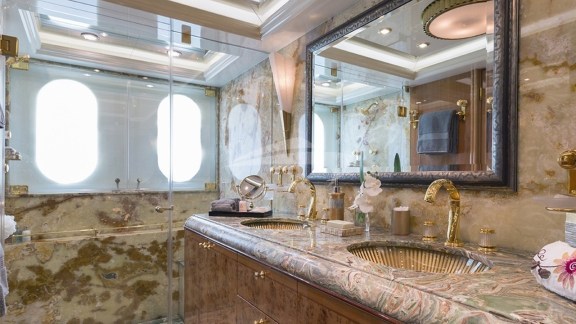 Image of LIBERTY yacht #23