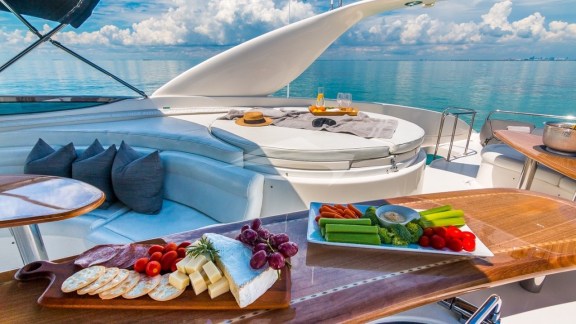 Image of LIVING THE DREAM yacht #8