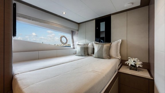 Image of 50 FIFTY yacht #23