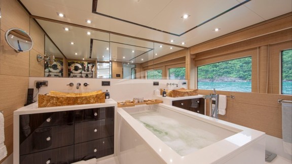 SUR LA MER - Master Bath