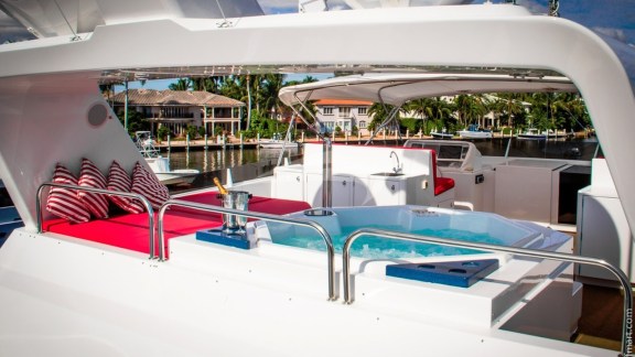 Jacuzzi on Flybridge