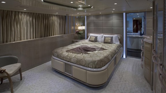 Starboard Queen Stateroom