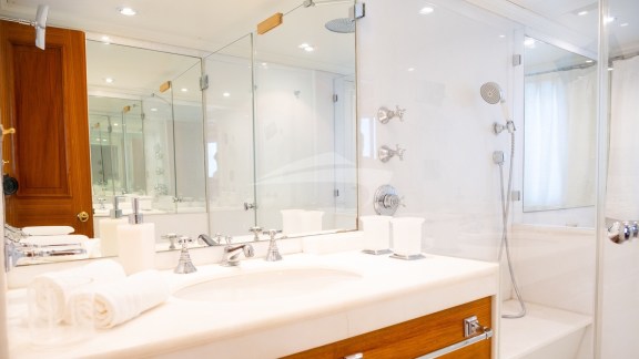 Dining Room / 5th Cabin Head w/ Shower