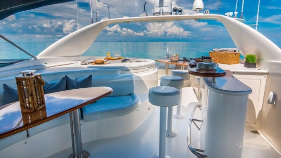 Image of LIVING THE DREAM yacht #9