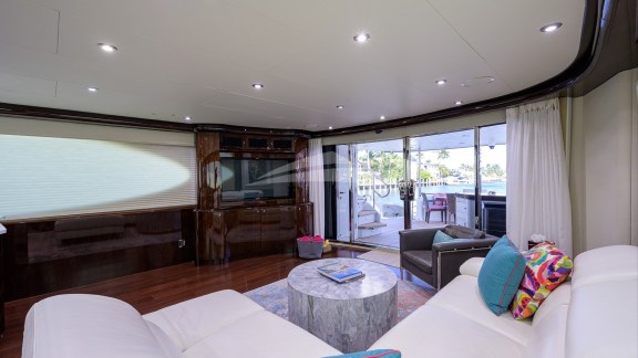 110_lazzara_pure_romance_salon_06