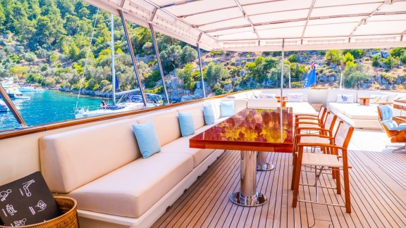 Upper Deck Dining Area