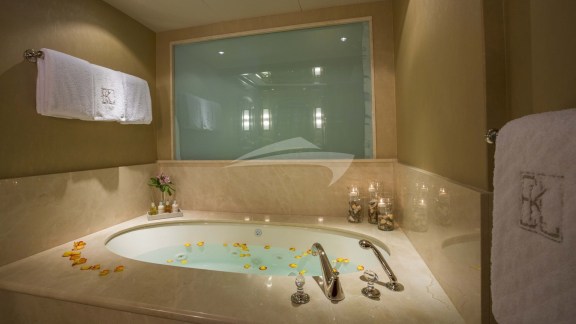 Image of FAR FROM IT yacht #11