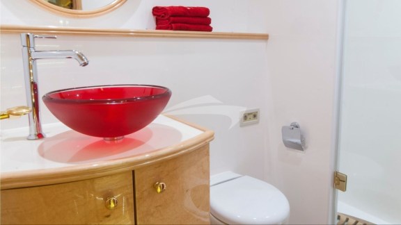 bgyb_charter_catamaran_sunreef82_houbara_28