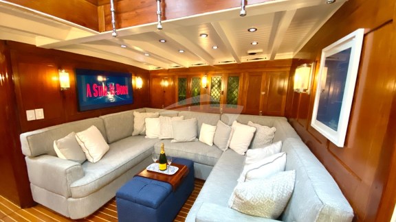 Image of EROS yacht #11