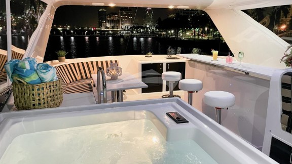 Flybridge Jacuzzi