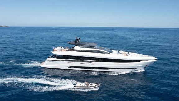 DOPAMINE with 2021 Williams 505 Yanmar tender