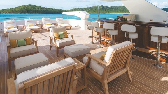 Sun deck and bar