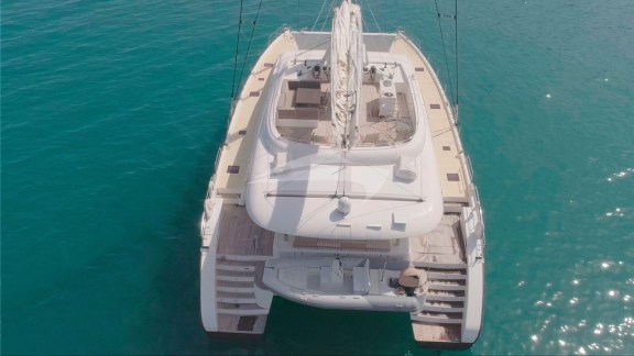 bgyb_charter_catamaran_sunreef82_houbara_4