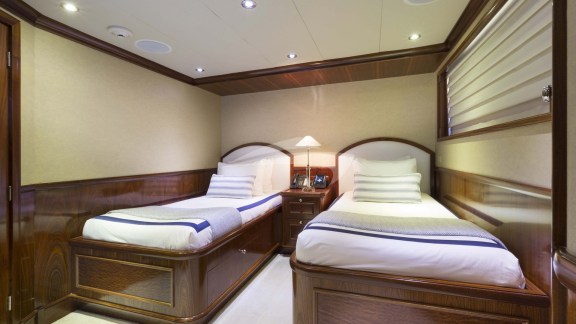 Image of FAR FROM IT yacht #16