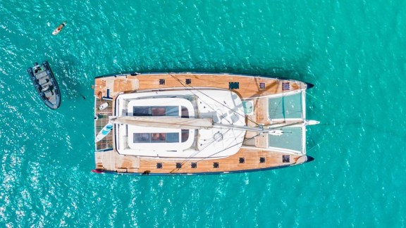 BGYB_Charter_Catamaran_Lagoon77_MANEETNOCTE_Photo3