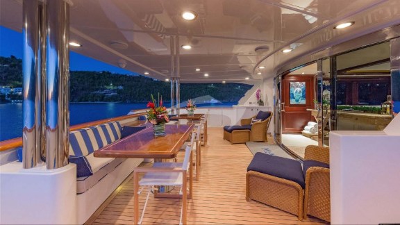 Main deck exterior dining