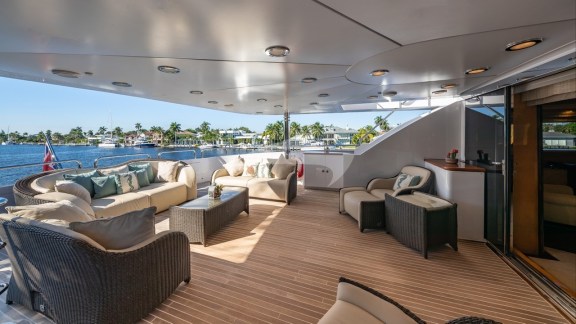 Fly bridge master private deck