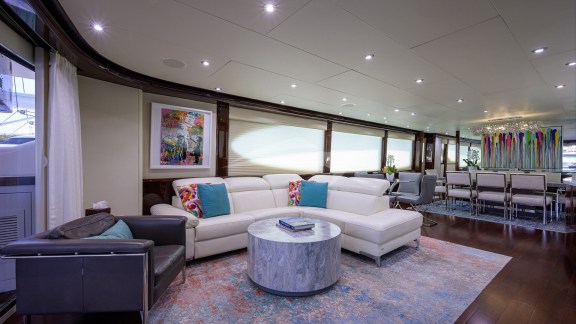 110_lazzara_pure_romance_salon_02