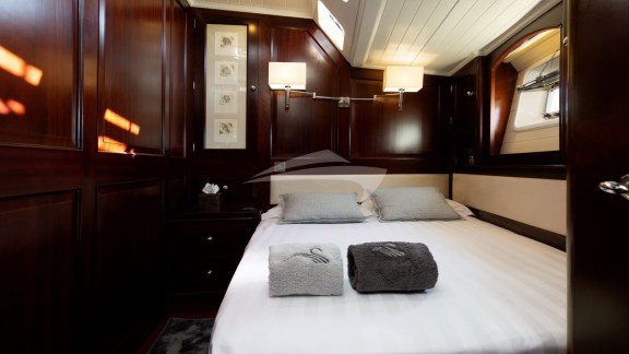 Queen VIP Stateroom