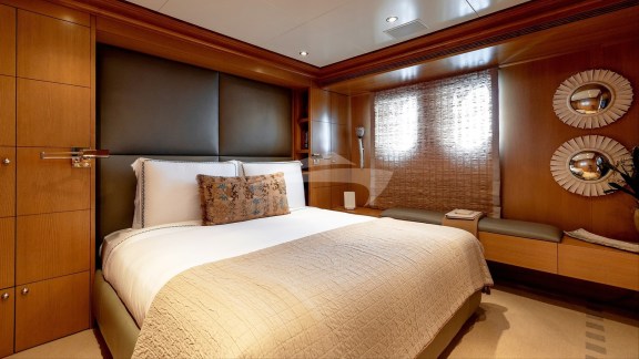 Image of TREEHOUSE yacht #10