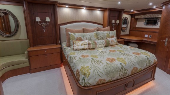 Image of ANNDRIANNA yacht #9