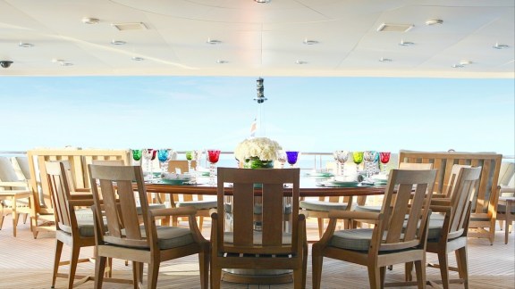 Skylounge aft deck dining