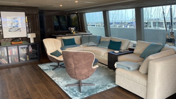 24375CC9-A484-4FEE-B451-2158FB20AEE0