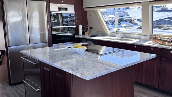 Image of LADY B yacht #6