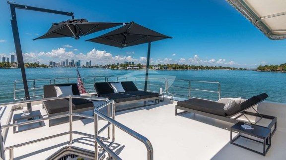 Flybridge Rear Sunpad Seating