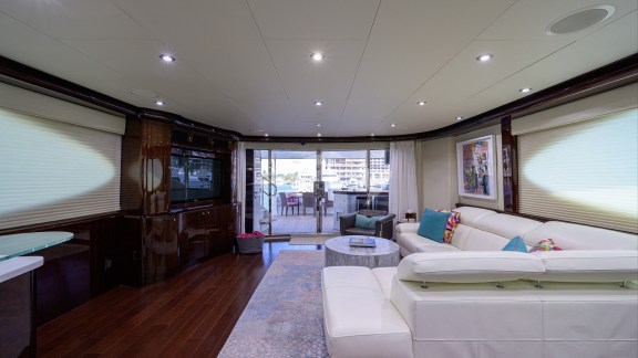 110_lazzara_pure_romance_salon_05