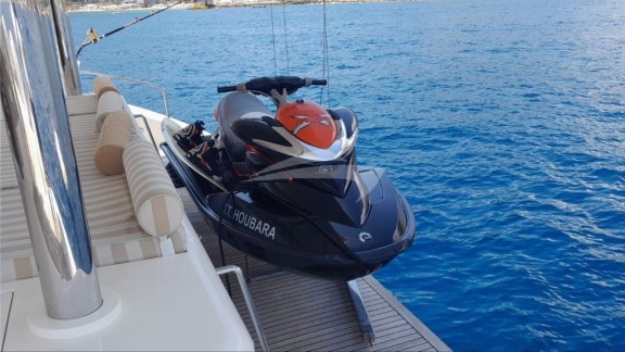 bgyb_charter_catamaran_sunreef82_houbara_29