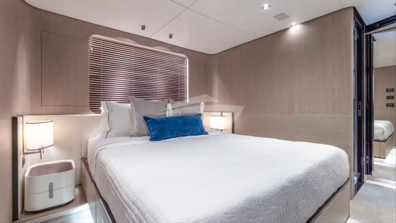 Image of PIER PRESSURE yacht #25