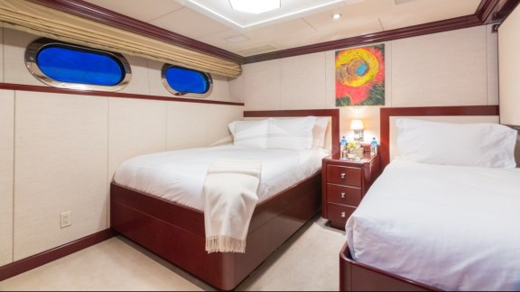 Guest Stateroom: 1 single, 1 double, 1 pullman