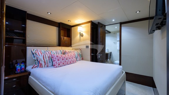 110_lazzara_pure_romance_port_guest_stateroom_02