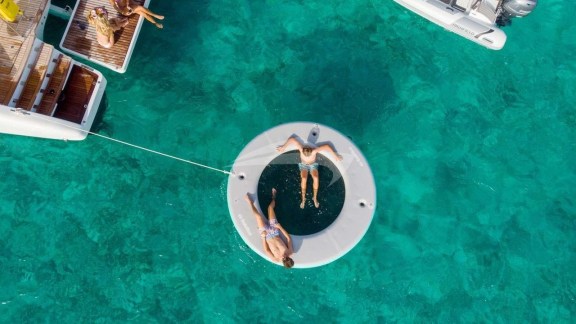 Image of UNWAVERING yacht #12