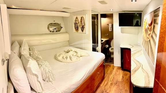 Image of CHASER yacht #6