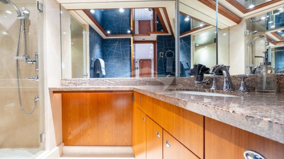 Image of SLEEPOVER yacht #15