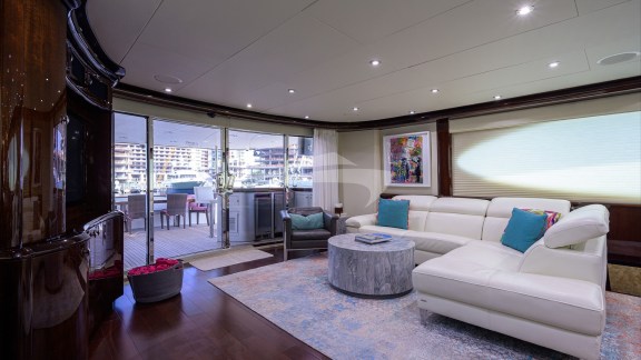 110_lazzara_pure_romance_salon_04