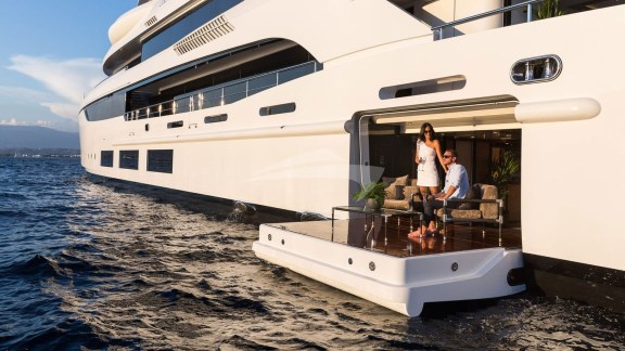 Motor Yacht TRIUMPH balcony