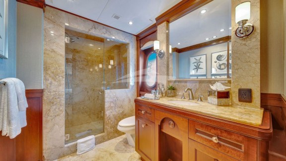 Port Fwd Queen Ensuite