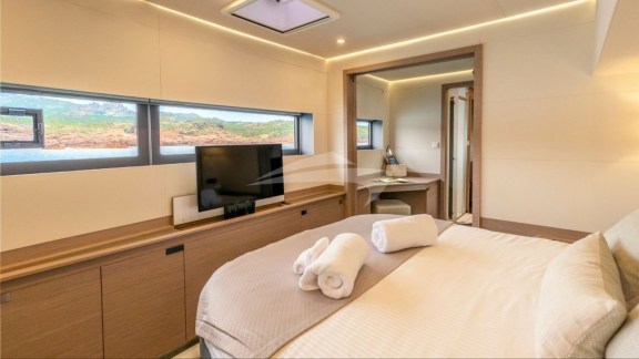 Main cabin alternate profile