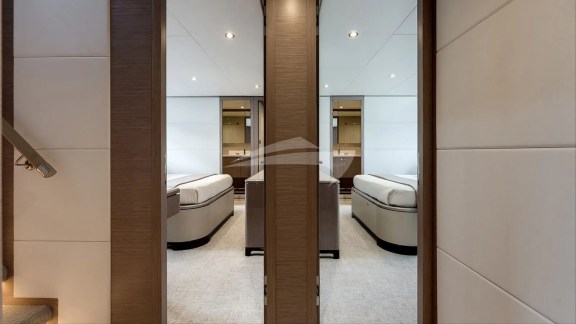 Image of 50 FIFTY yacht #19