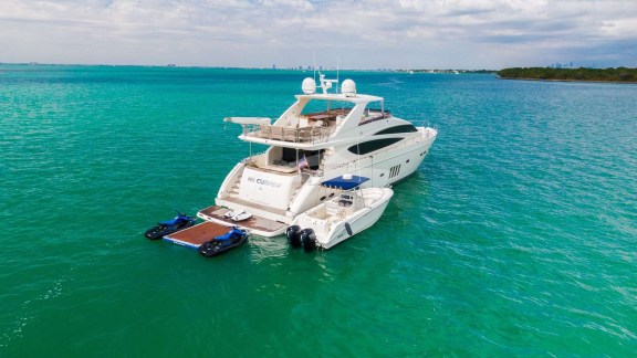 Image of NO CURFEW yacht #9